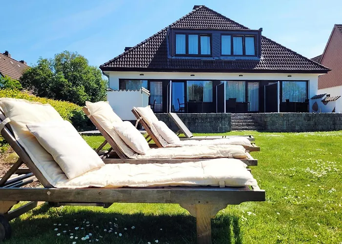 Moderne Maisonette Ferienwohnung Mit Gartenzugang, Nur 7 Gehminuten Zum Strand, Parkplatz & Fahrradunterstellplatz