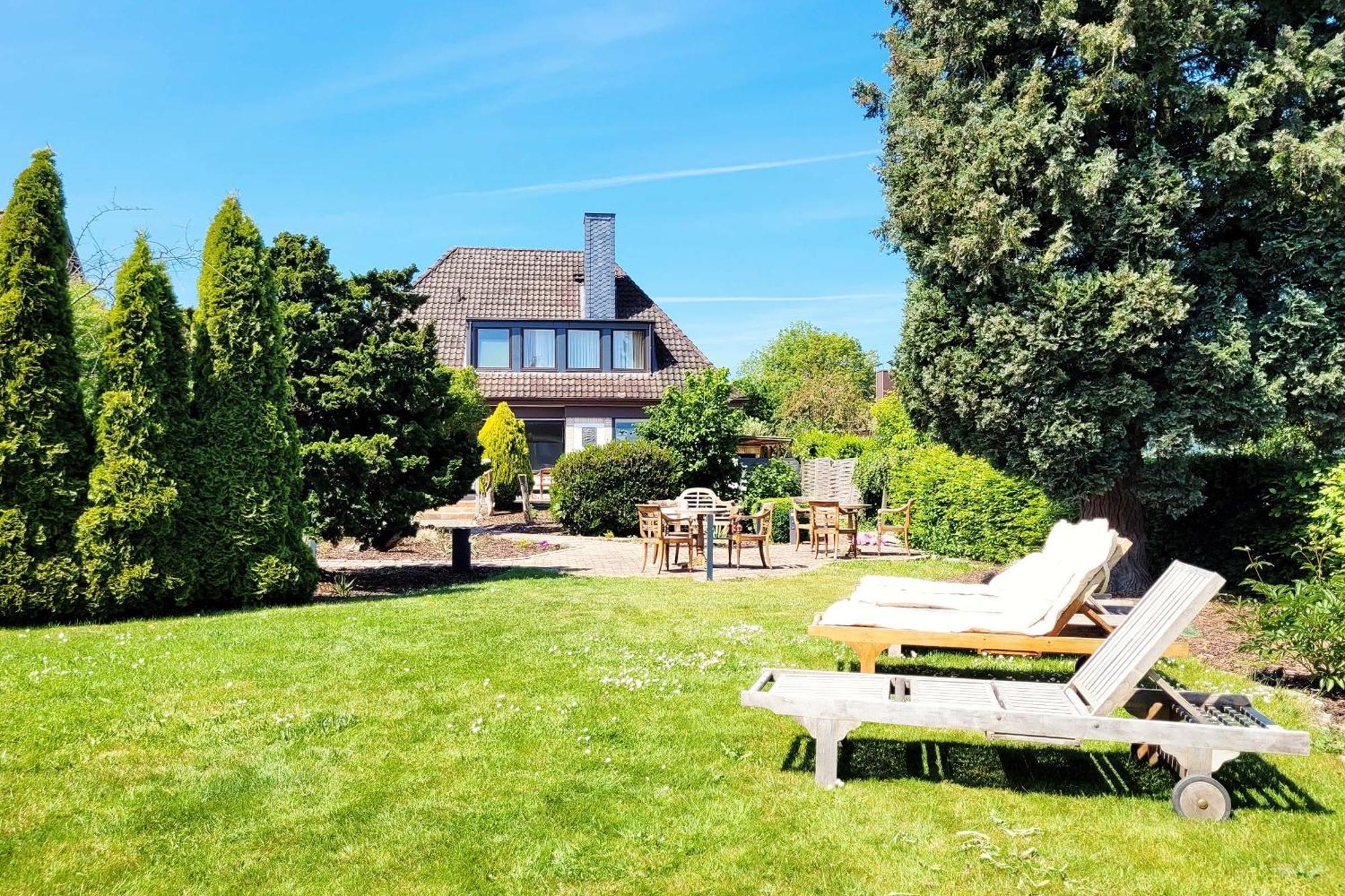 Apartment Moderne Maisonette: Strandnahe Mit Garten *