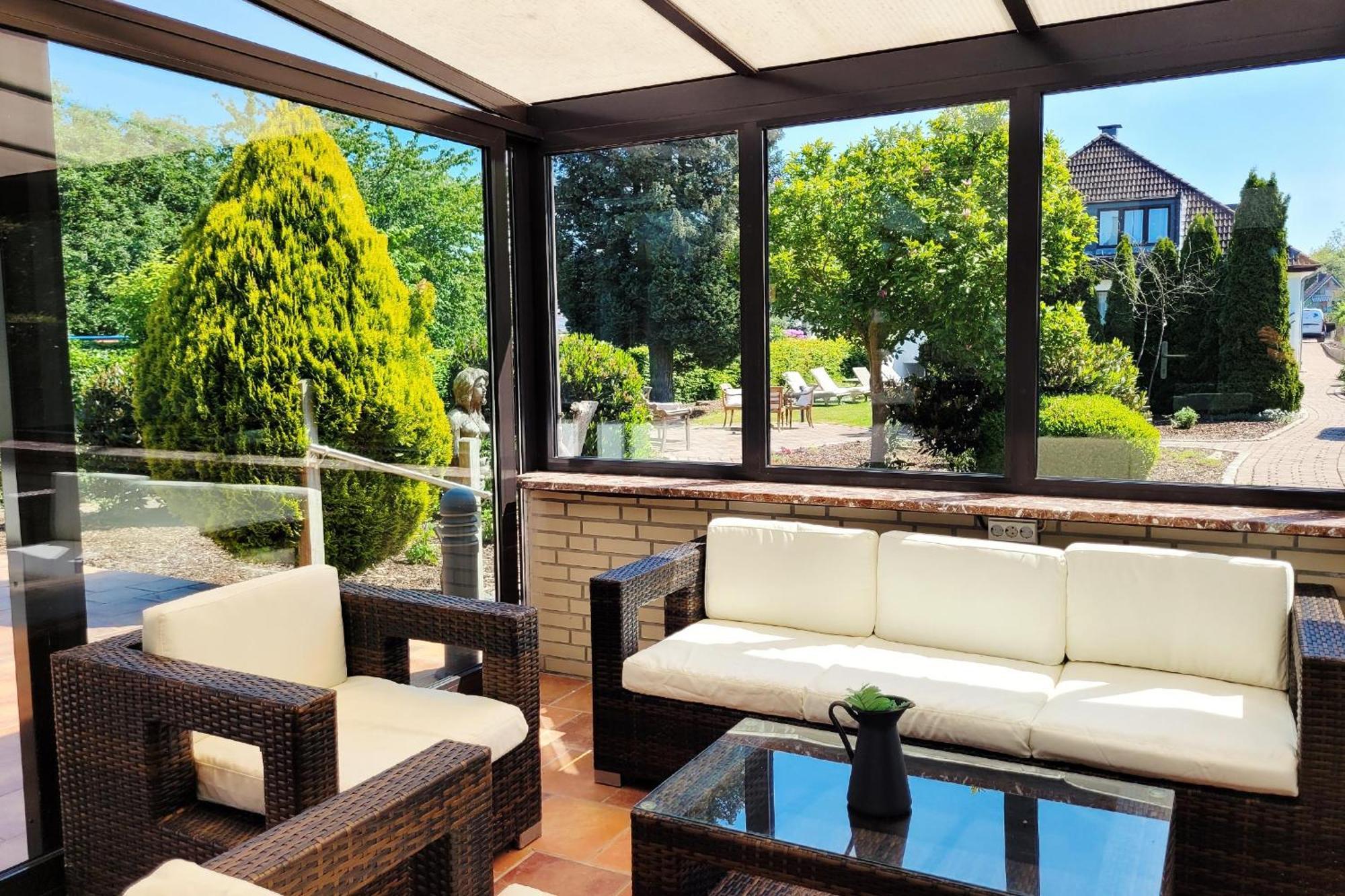 Apartment Moderne Maisonette: Strandnahe Mit Garten *